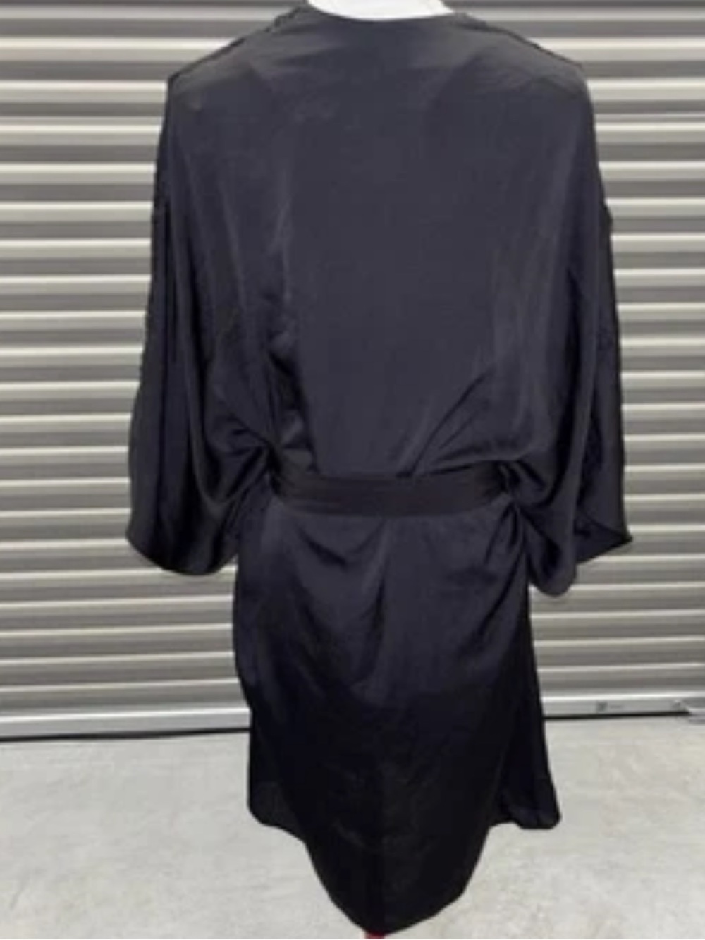 Victoria’s Secret Lace Trim Black Satin Kimono Tie Front Robe SZ.XS - Picture 2 of 10